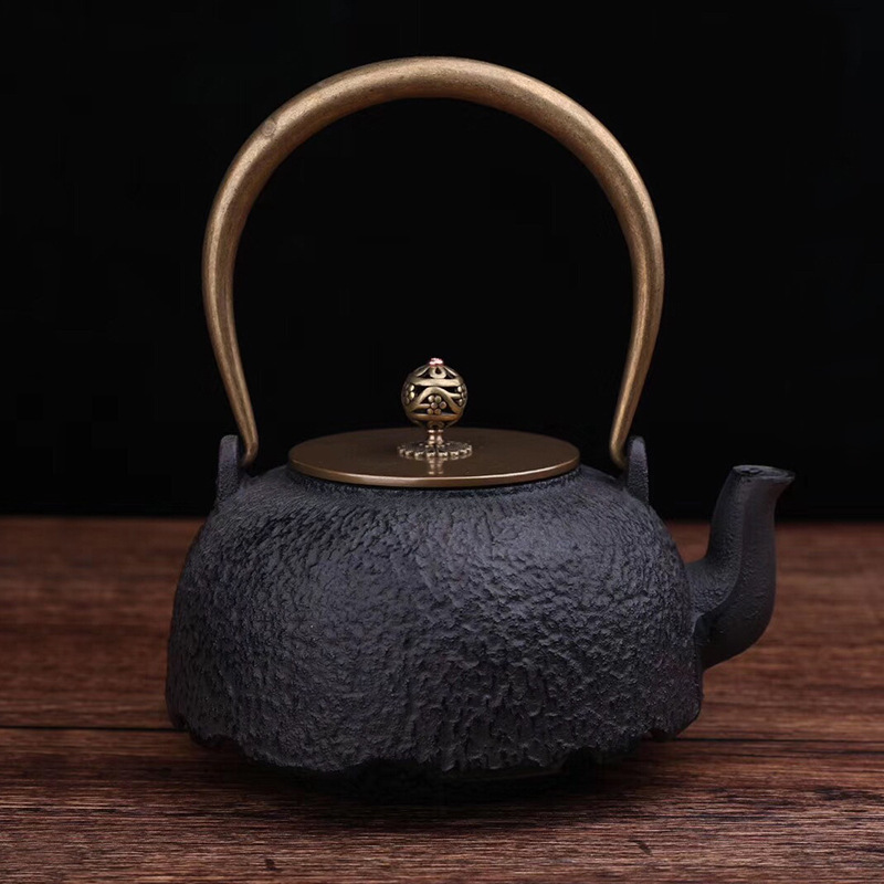 1.4 براد شاي ياباني رائع من سل - مراجعة Cast Iron Corn وسعره