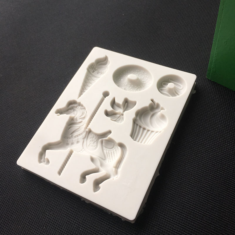 طروادة الحصان الآيس كريم دونات - مراجعة Donut Mold Silicone وسعره