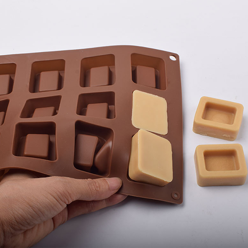 قالب كعكة سيليكون مربع على شكل - مراجعة Donut Mold Silicone وسعره